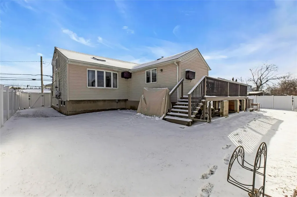 272 Bayside Avenue Oceanside NY 11572