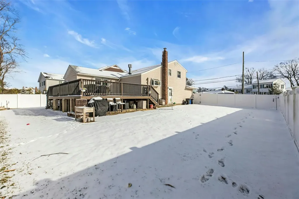 272 Bayside Avenue Oceanside NY 11572
