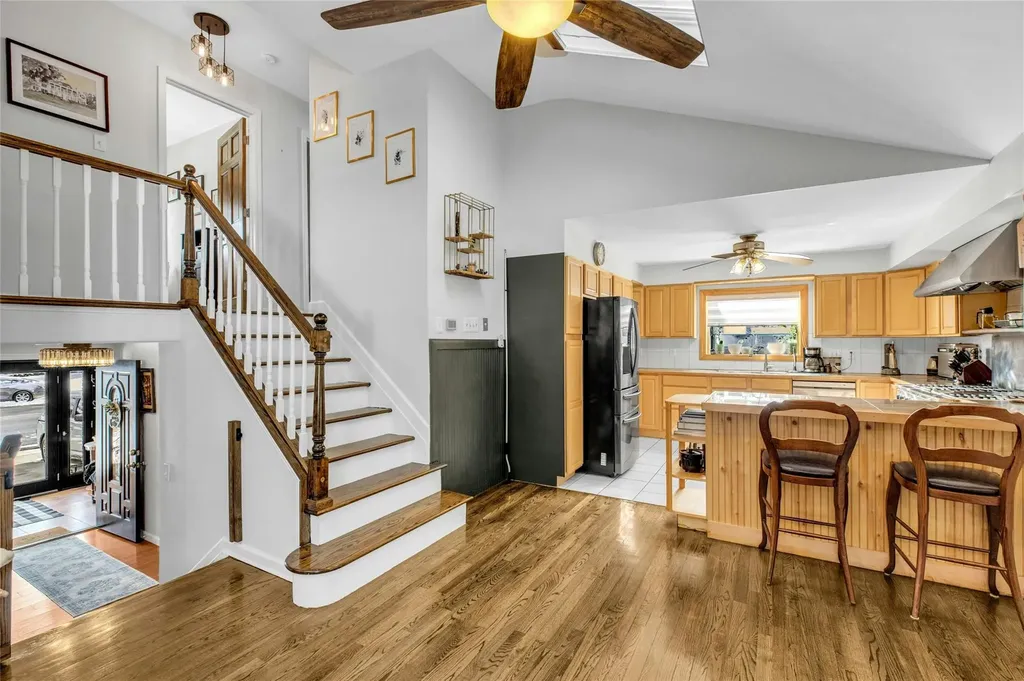272 Bayside Avenue Oceanside NY 11572