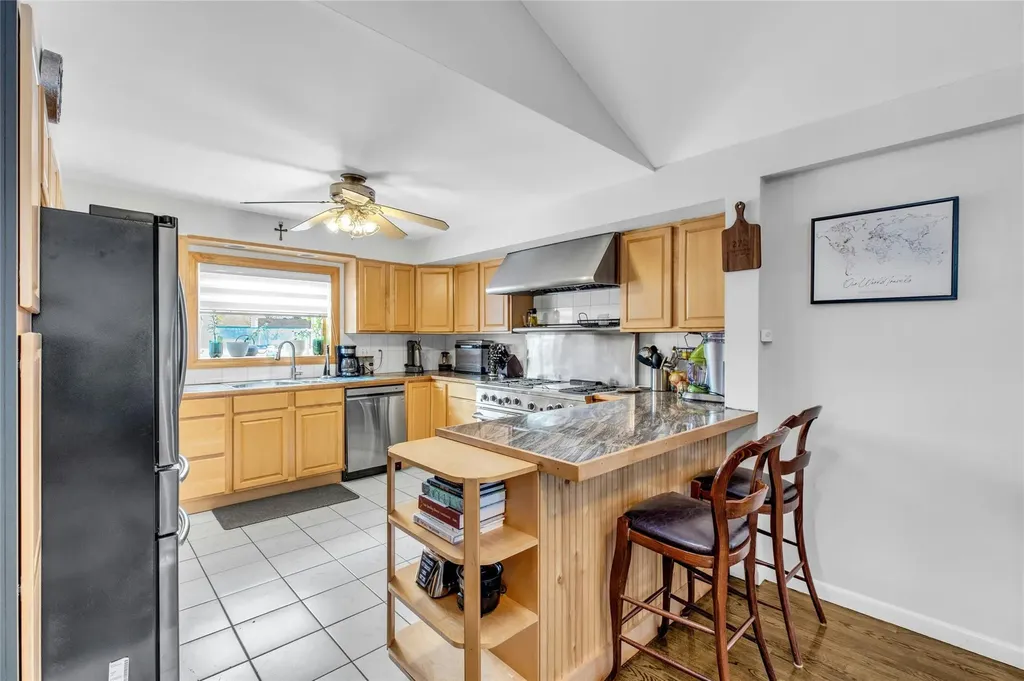 272 Bayside Avenue Oceanside NY 11572
