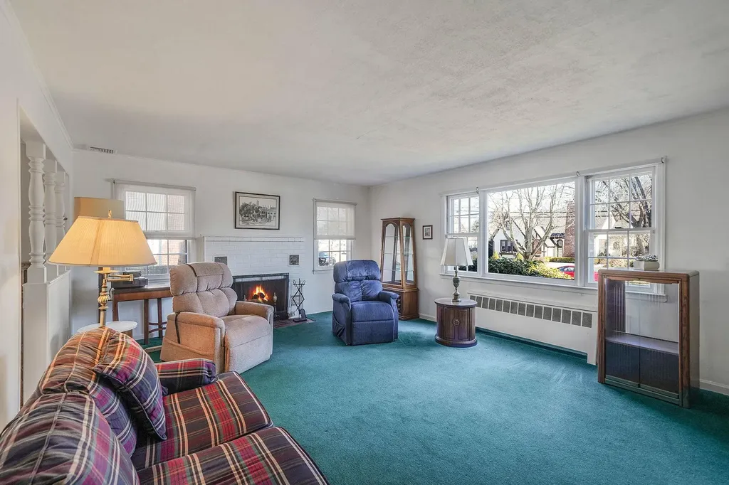 10 Grace Court Islip NY 11751