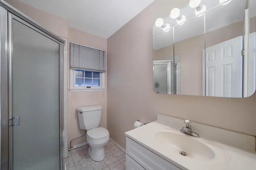10 Grace Court Islip NY 11751