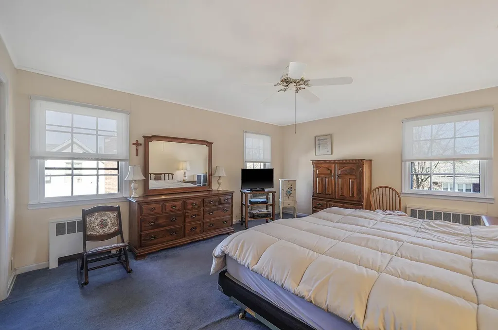 10 Grace Court Islip NY 11751