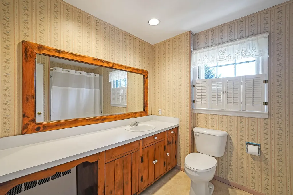 10 Grace Court Islip NY 11751