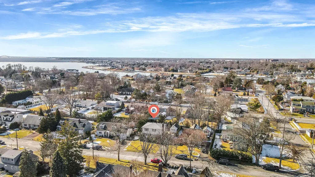 10 Grace Court Islip NY 11751
