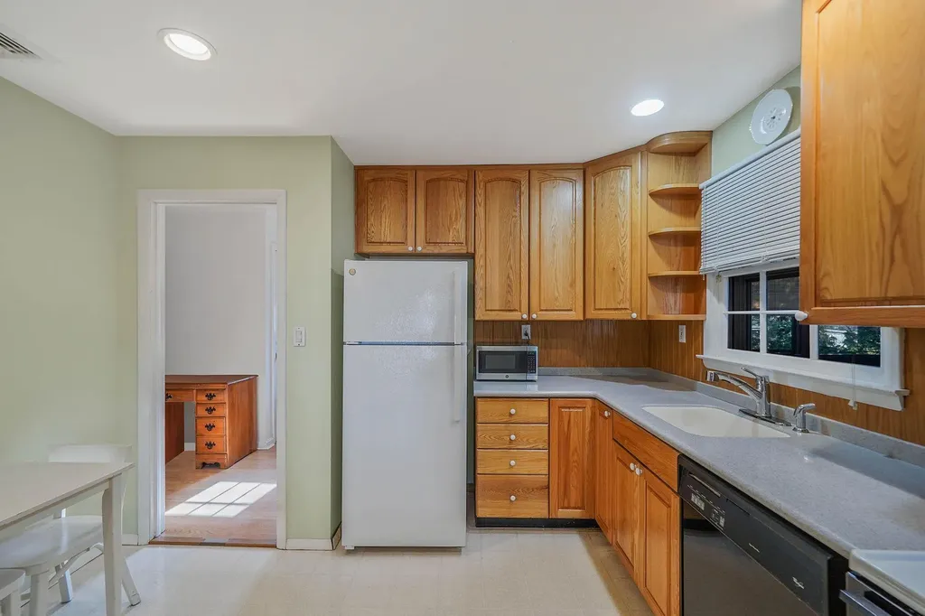 10 Grace Court Islip NY 11751