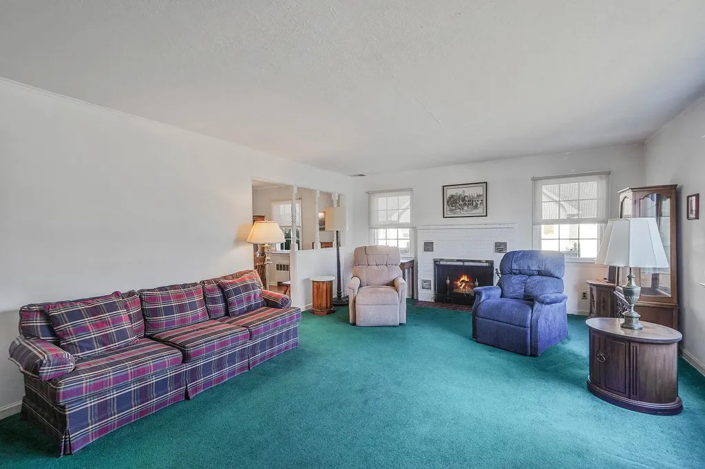 10 Grace Court Islip NY 11751