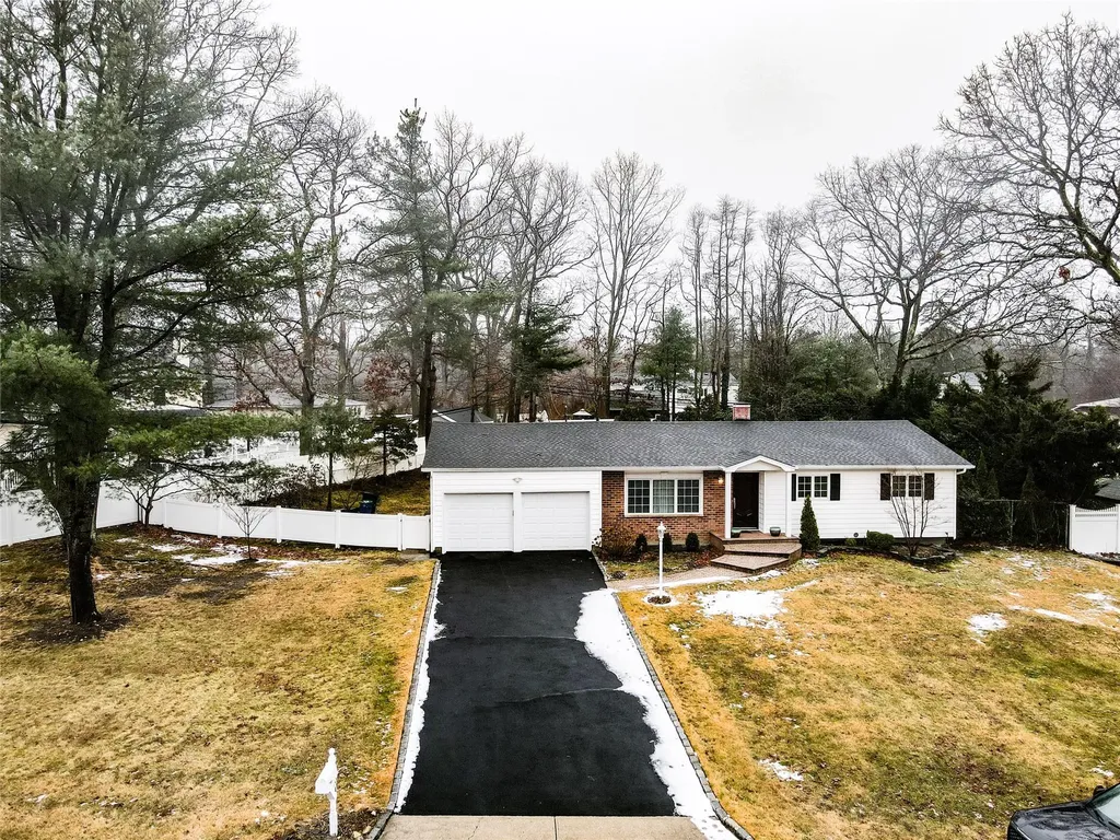 30 Pheasant Drive Commack NY 11725