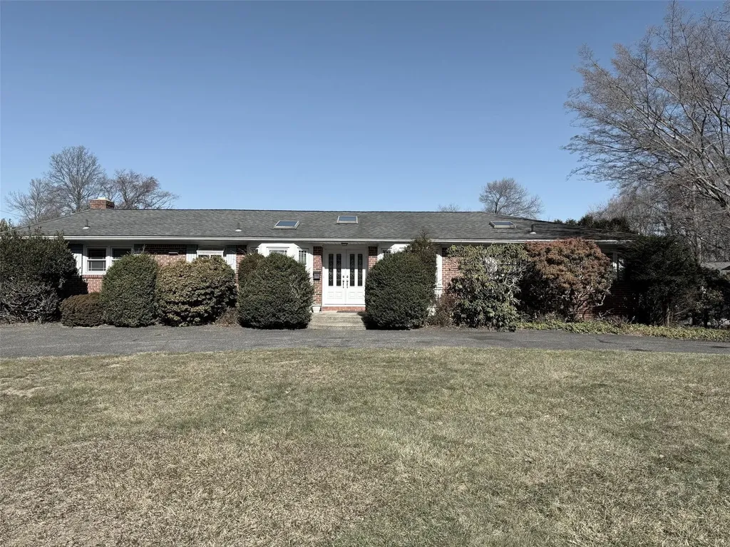 5 Sands Lane Port Jefferson NY 11777