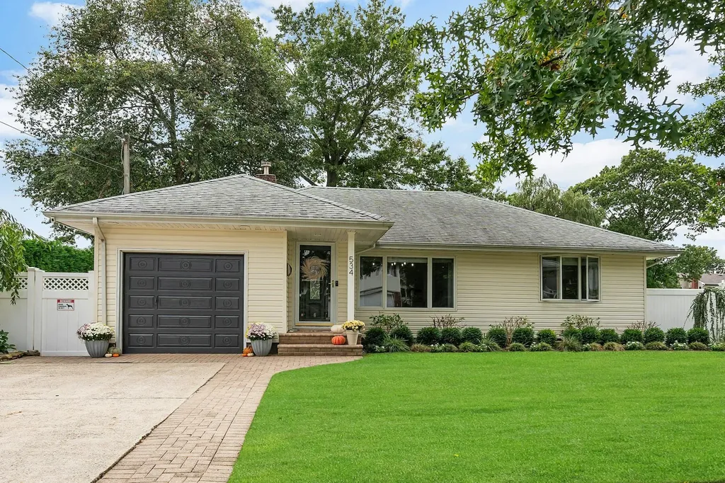 534 Starks Place Baldwin NY 11510
