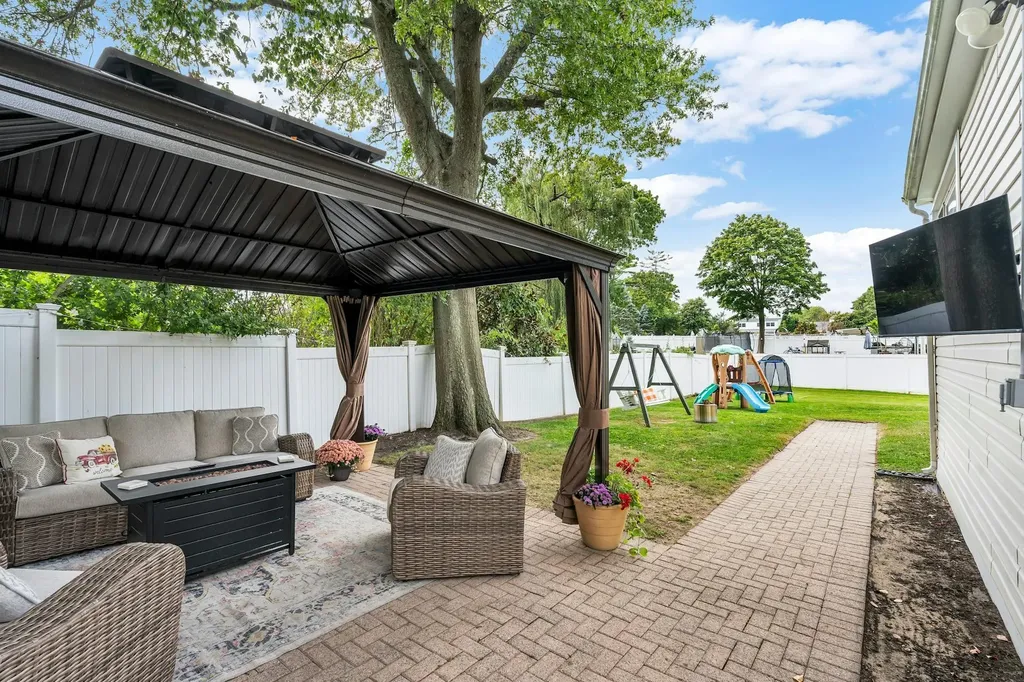 534 Starks Place Baldwin NY 11510