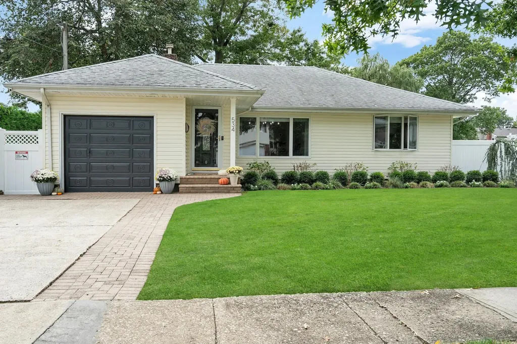 534 Starks Place Baldwin NY 11510