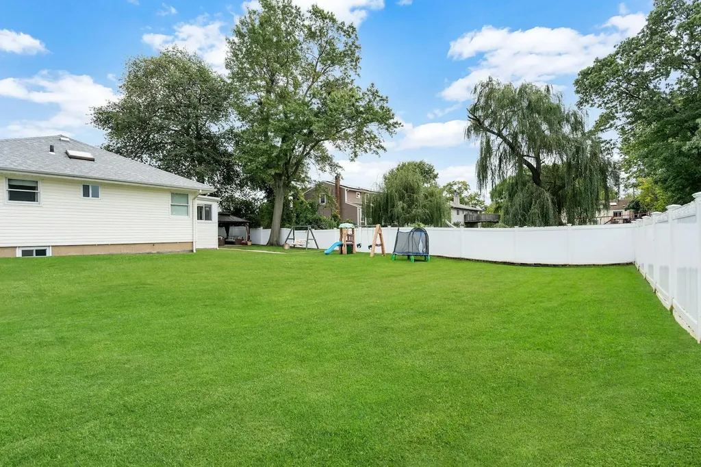 534 Starks Place Baldwin NY 11510