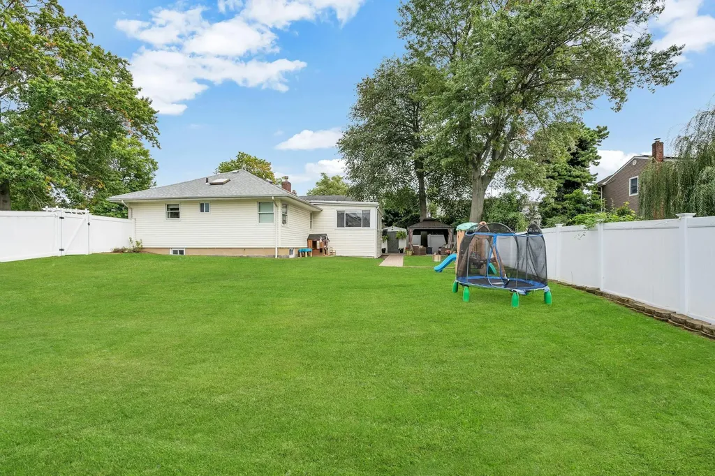 534 Starks Place Baldwin NY 11510