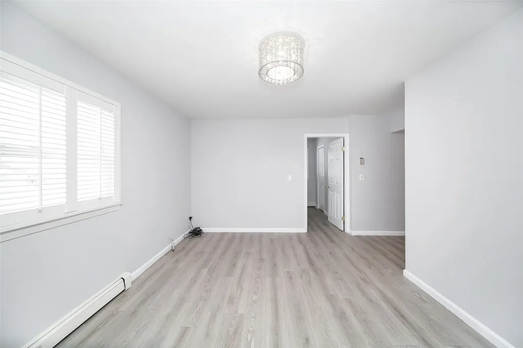 170 Haven Lane Levittown NY 11756