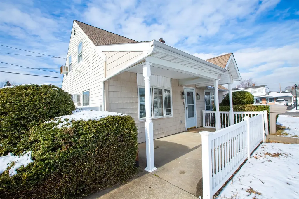170 Haven Lane Levittown NY 11756