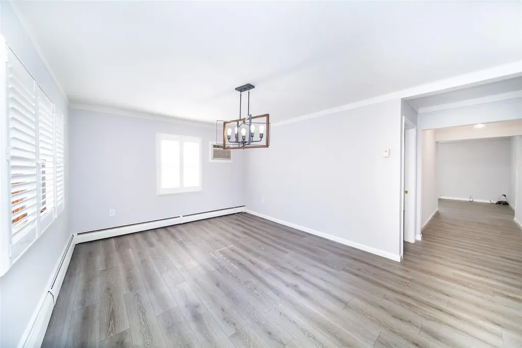 170 Haven Lane Levittown NY 11756