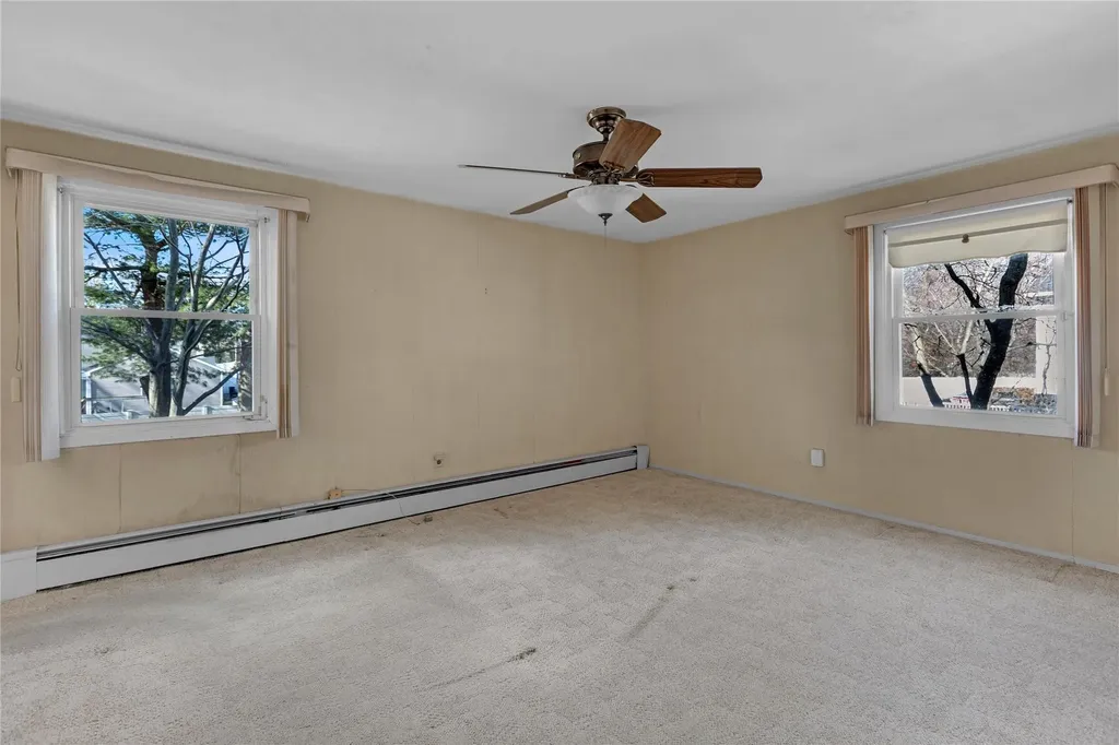 6 Winside Lane Coram NY 11727