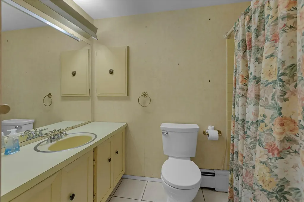 6 Winside Lane Coram NY 11727