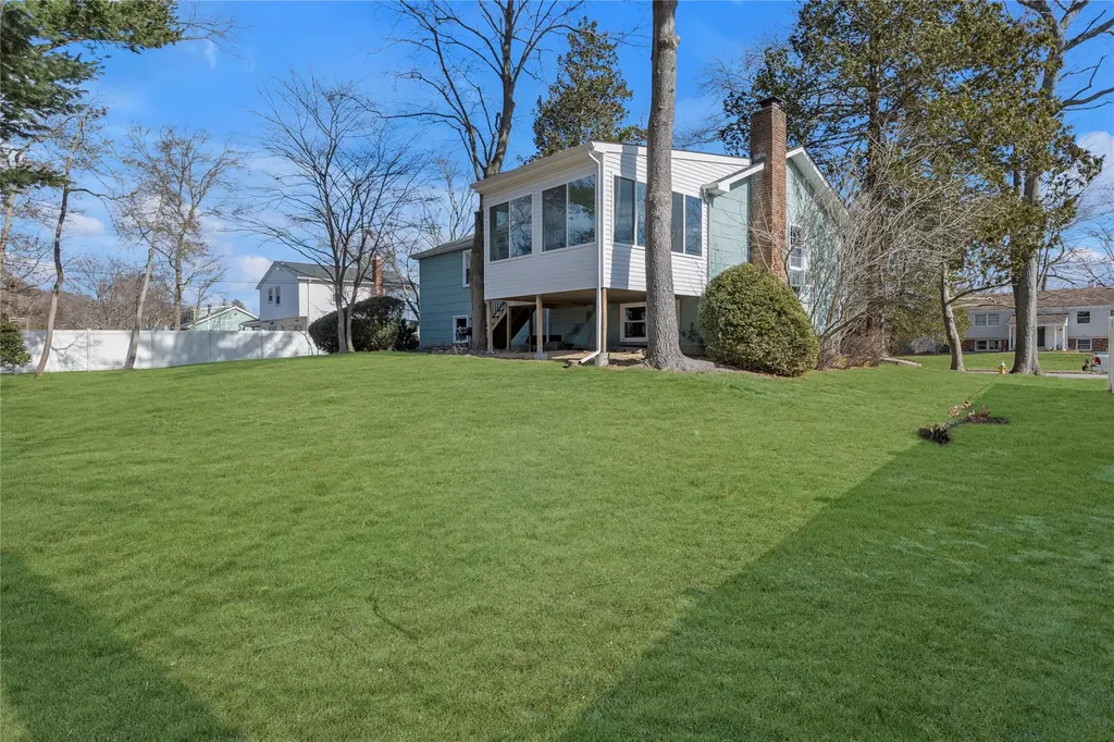 6 Winside Lane Coram NY 11727