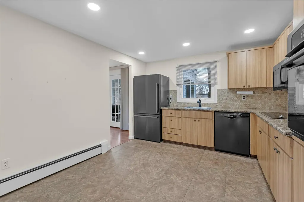 6 Winside Lane Coram NY 11727