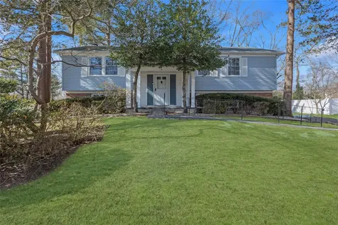 6 Winside Lane Coram NY 11727