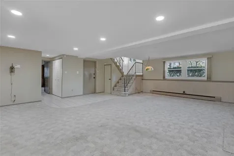 6 Winside Lane Coram NY 11727