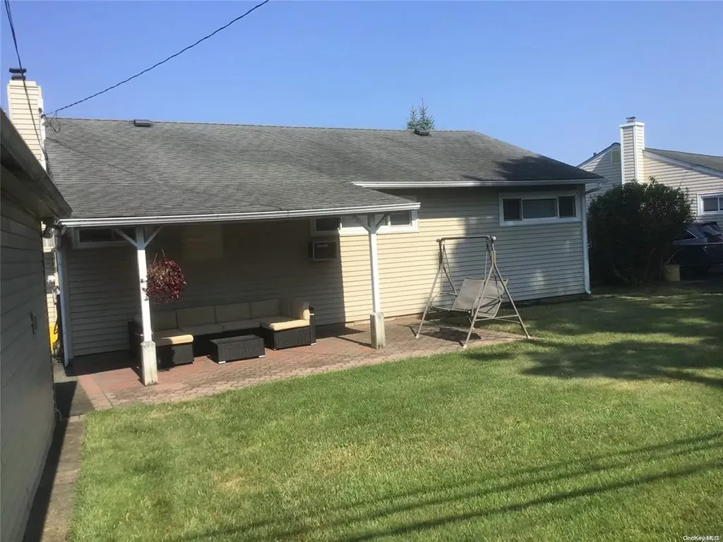 22 Hunter Lane Hicksville NY 11801