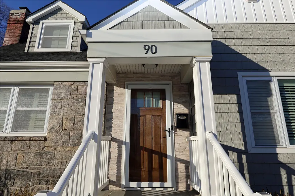 90 Jerome Avenue Mineola NY 11501