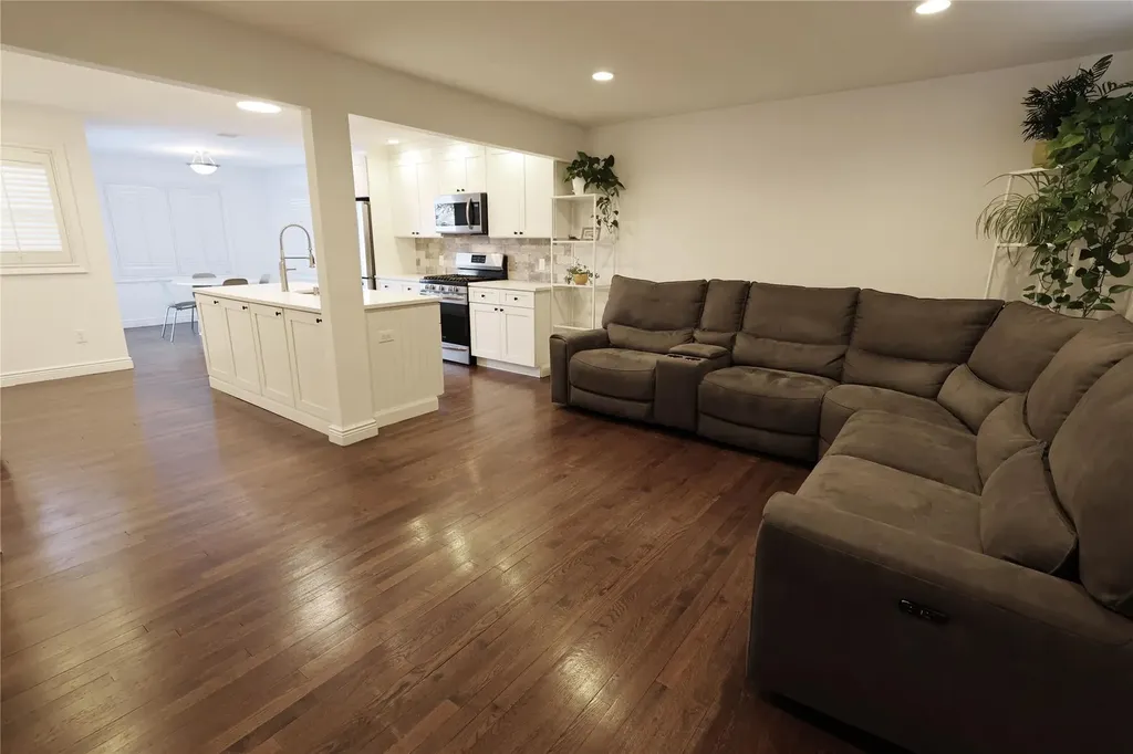 90 Jerome Avenue Mineola NY 11501