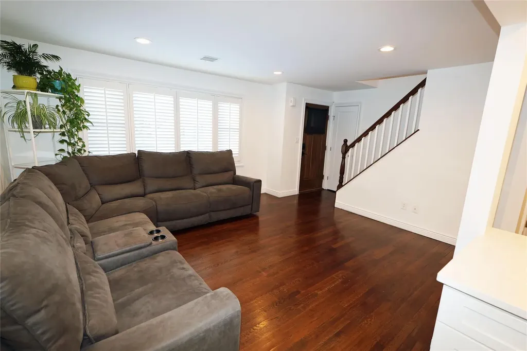 90 Jerome Avenue Mineola NY 11501
