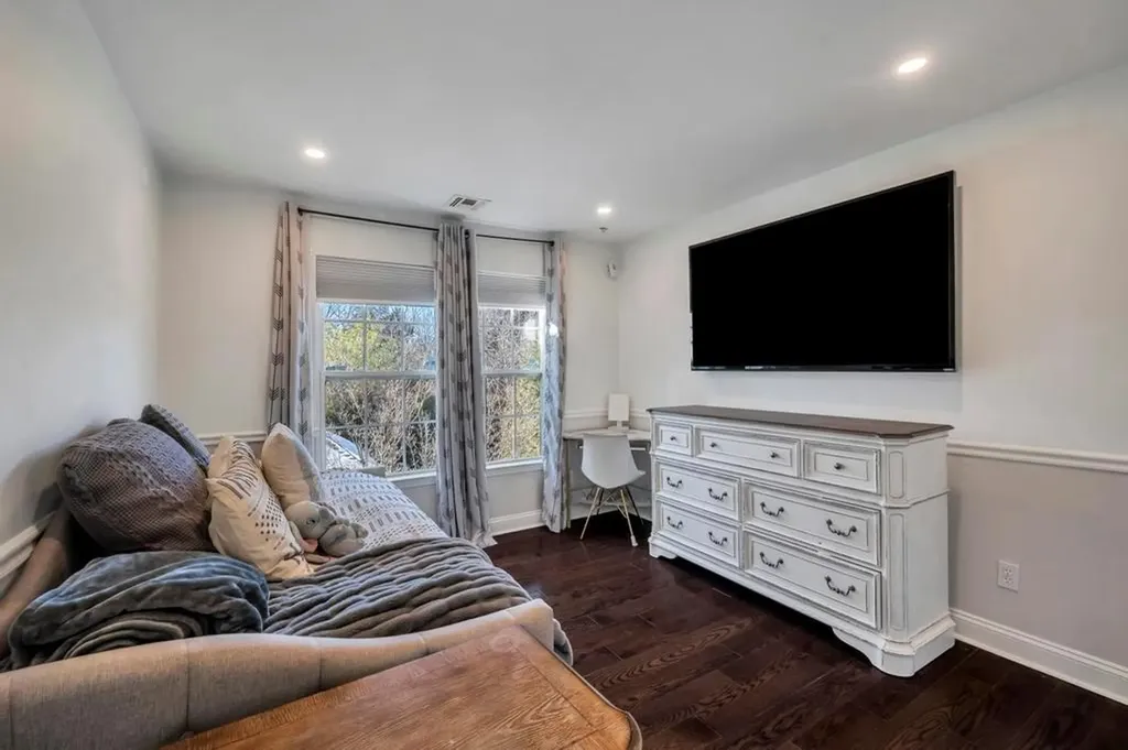 23 Pinehurst Drive Mount Sinai NY 11766