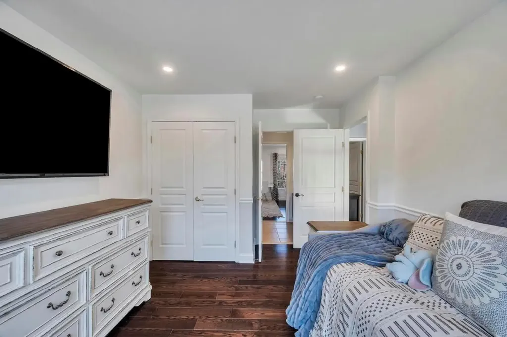 23 Pinehurst Drive Mount Sinai NY 11766