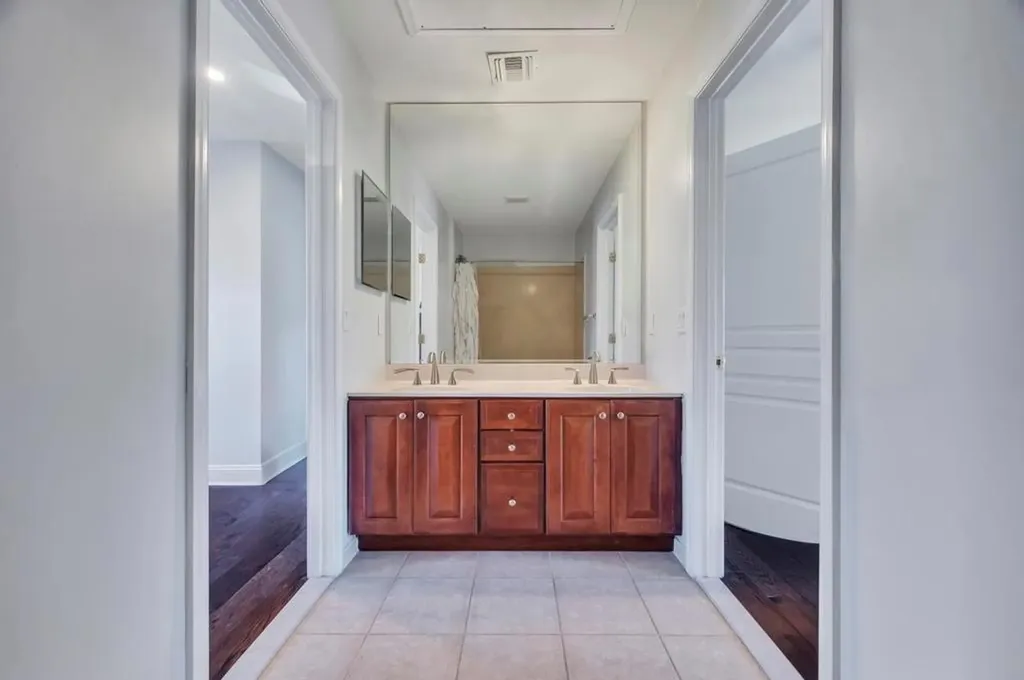 23 Pinehurst Drive Mount Sinai NY 11766