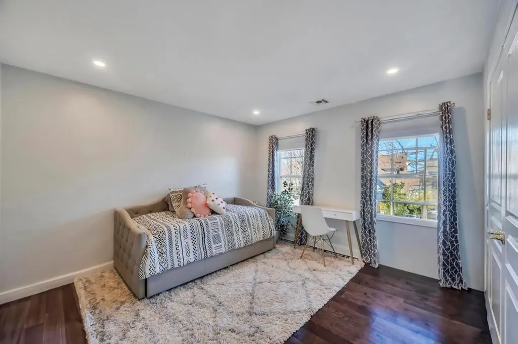 23 Pinehurst Drive Mount Sinai NY 11766