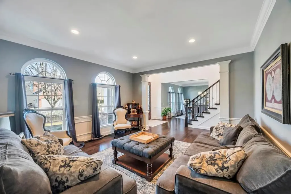 23 Pinehurst Drive Mount Sinai NY 11766
