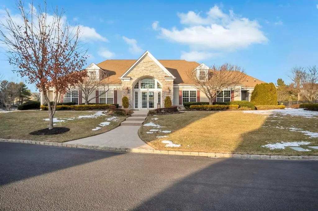 23 Pinehurst Drive Mount Sinai NY 11766