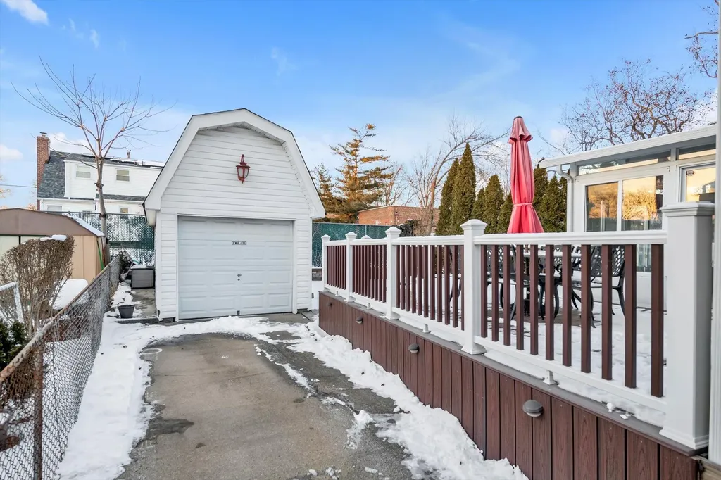 405 Mcnulty Place New Hyde Park NY 11040