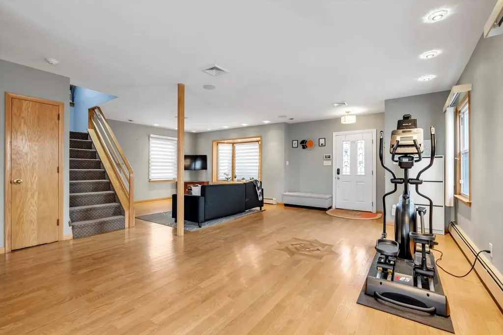 405 Mcnulty Place New Hyde Park NY 11040