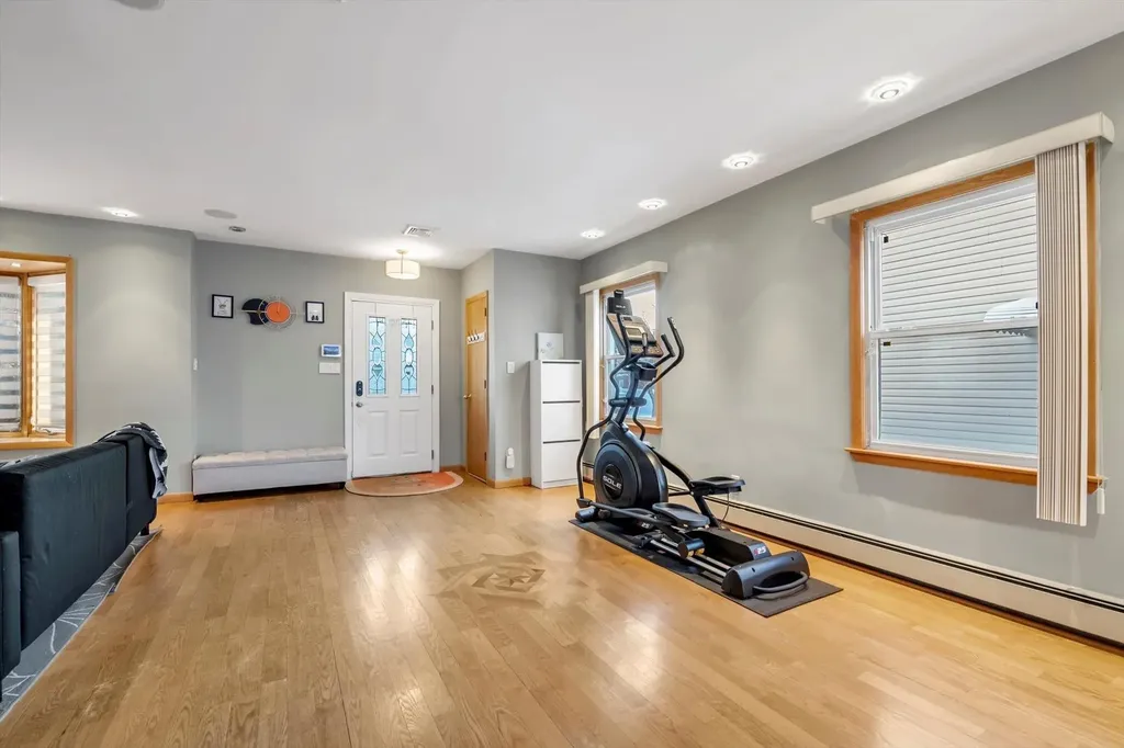 405 Mcnulty Place New Hyde Park NY 11040