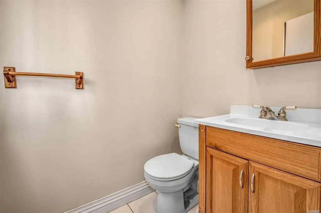 36 Bevin Road Northport NY 11768
