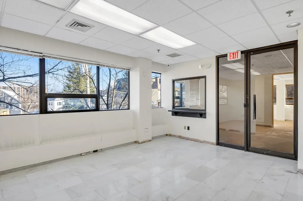1 Summit Avenue White Plains NY 10606