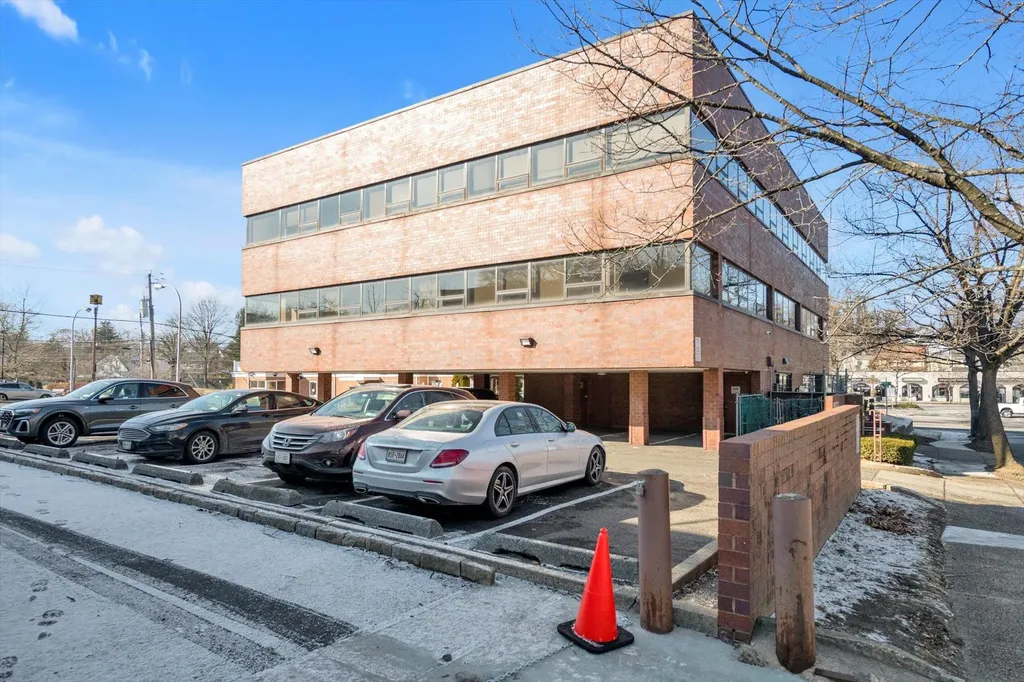 1 Summit Avenue White Plains NY 10606
