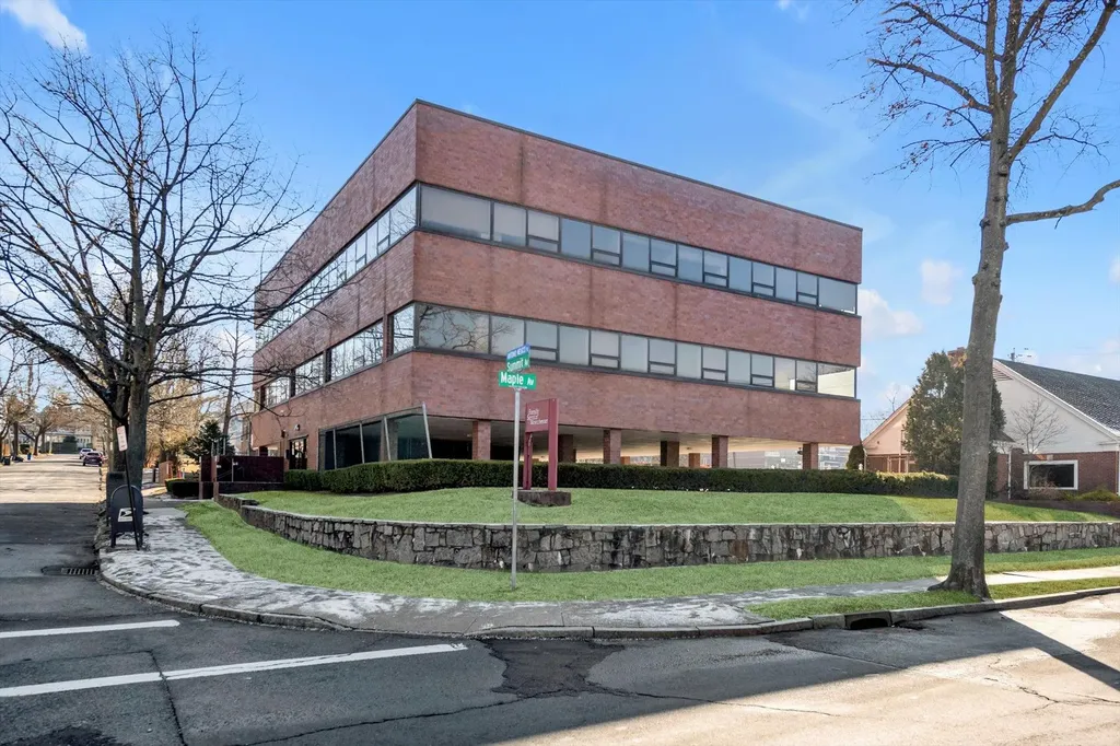 1 Summit Avenue White Plains NY 10606