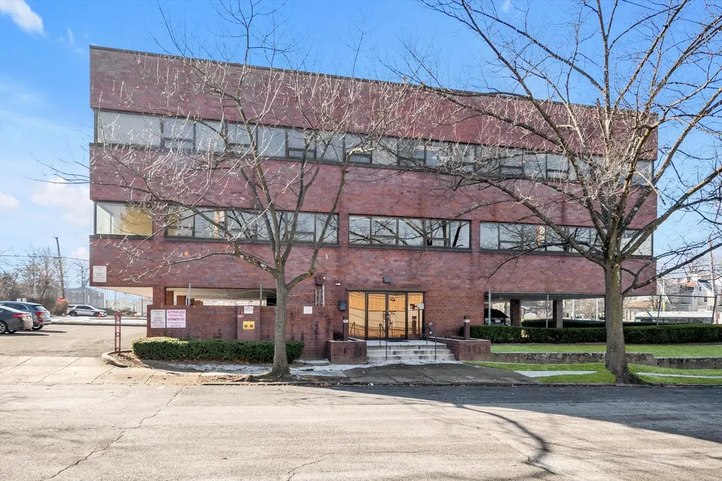 1 Summit Avenue White Plains NY 10606