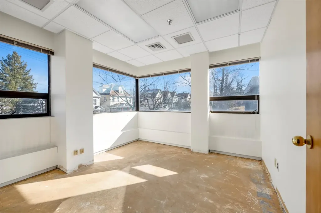 1 Summit Avenue White Plains NY 10606