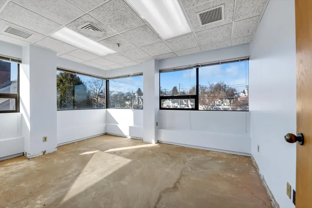 1 Summit Avenue White Plains NY 10606