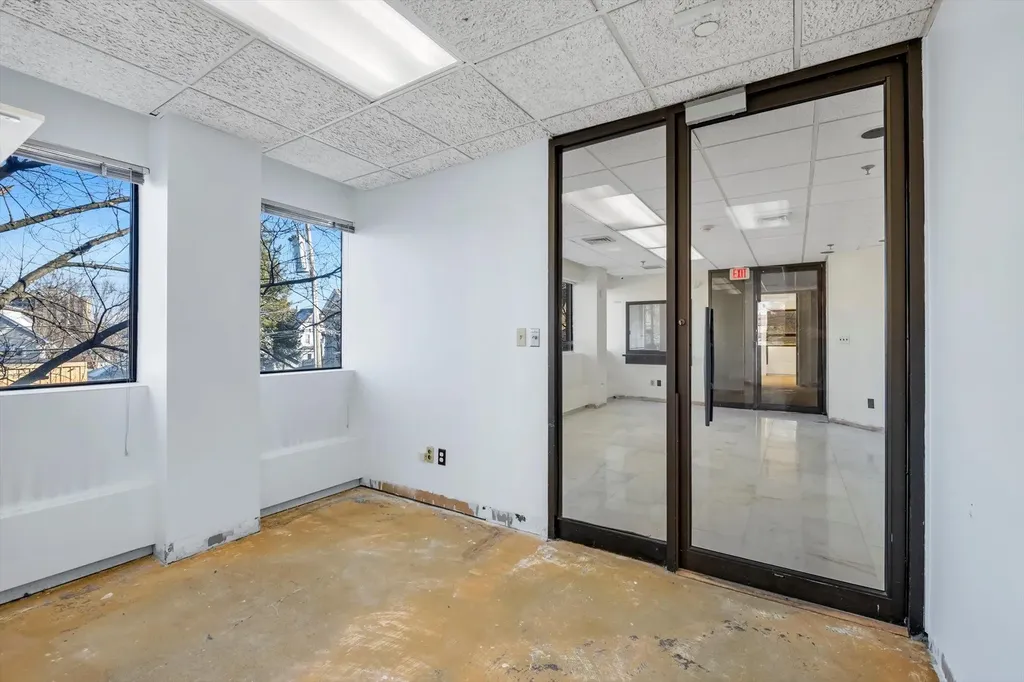 1 Summit Avenue White Plains NY 10606