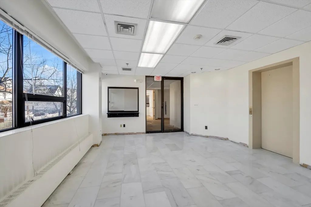 1 Summit Avenue White Plains NY 10606