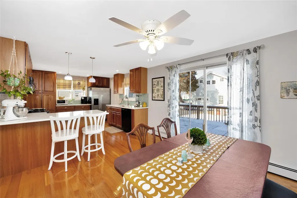 21 Elliot Place Islip NY 11751